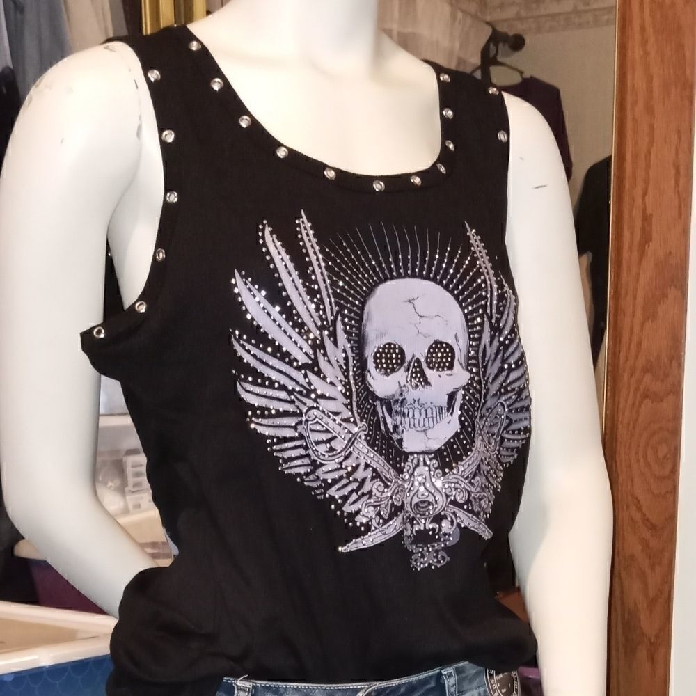 Platinum Plush Sword & Skull Winged Eyelet Tank NWT
